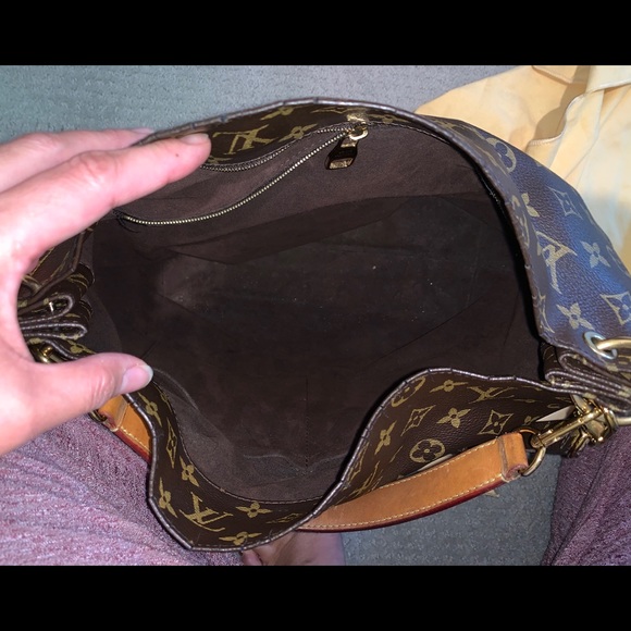 LOUIS VUITTON
Monogram Canvas Metis Bag - Picture 4 of 8